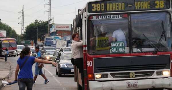 La Nación / Paro de transportistas es una presión abusiva contra la ciudadanía, reprocha legislador