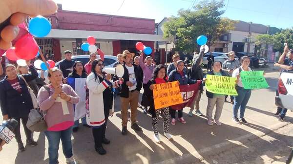 Caso María Fernanda: manifestación para exigir la destitución de la defensora pública Lourdes Rolón - Nacionales - ABC Color