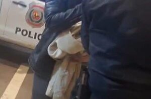 Intervención policial ante denuncia falsa y agresión a madre e hija