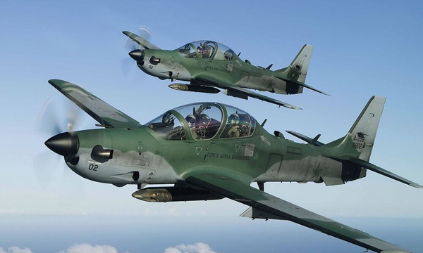 Ministro confirma: Pilotos de Súper Tucano pueden derribar aviones en defensa propia - OviedoPress