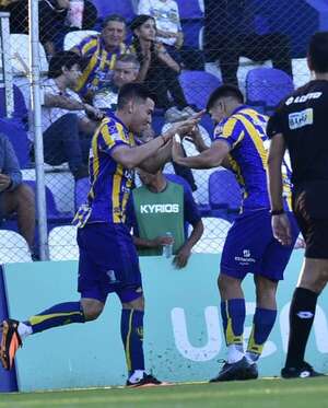 Sportivo Luqueño, contra viento y marea - Fútbol - ABC Color