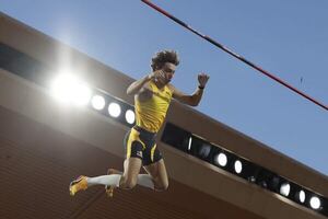Duplantis gana en Mónaco, pero sin batir su récord del mundo - Polideportivo - ABC Color