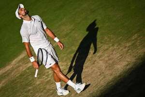 “Volveré al menos una vez más a Wimbledon”, asegura Djokovic tras caer ante Sinner  - Polideportivo - ABC Color