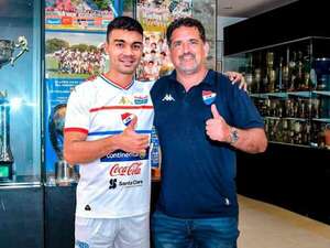 Nacional presenta a Hugo Iván Valdez - Nacional - ABC Color
