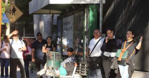 La Nación / El Gobierno convoca a tripartita con transportistas para evitar paro