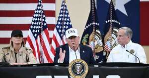 La Nación / Trump llegó a Texas asolado por inundaciones