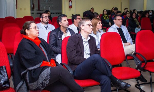 Espacios de aprendizaje y actualización para formación continua de médicos residentes