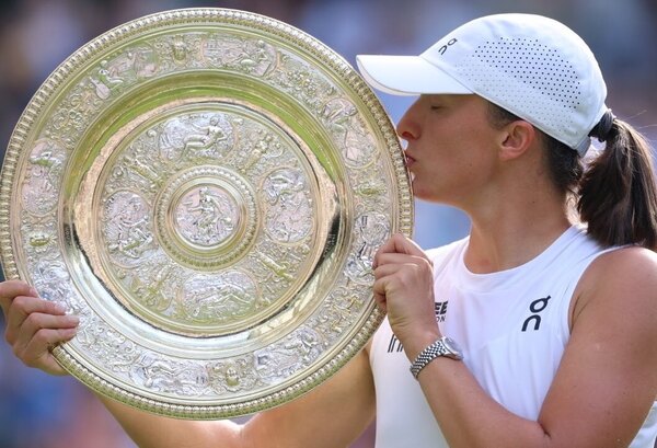 Versus / Swiatek barre a Anisimova y logra su primer titulo de Wimbledon