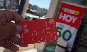 Hallan tarjeta en cajero del centro de Coronel Oviedo y buscan a su dueño - OviedoPress
