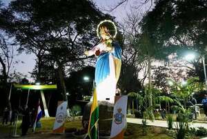 La fe se eleva en Cabañas: instalan imagen gigante de María Auxiliadora en plaza - Nacionales - ABC Color
