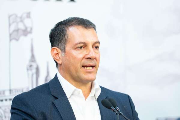 Carlos Giménez prometió hacer mejoras, pero no lo hizo, según CGR - Política - ABC Color