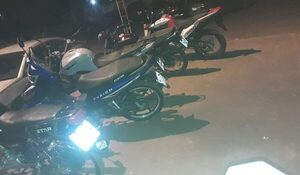 Sacan de circulación a motociclistas que perturbaban a vecinos