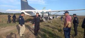 Investigan presunto intento de robo de avioneta que terminó con aterrizaje forzoso