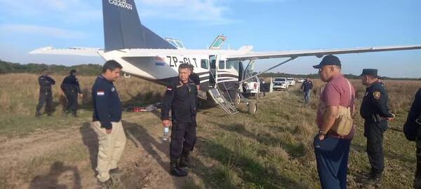 Investigan presunto intento de robo de avioneta que terminó con aterrizaje forzoso