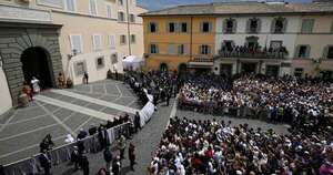 La Nación / León XIV realizó el primer Ángelus en la residencia papal veraniega