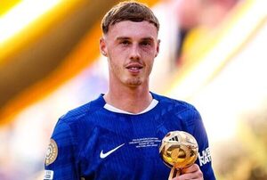 Versus / Cole Palmer recibe el Balón de Oro del Mundial de Clubes