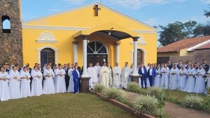 Unidos por el amor y la fe: 50 parejas se casaron en Azotey