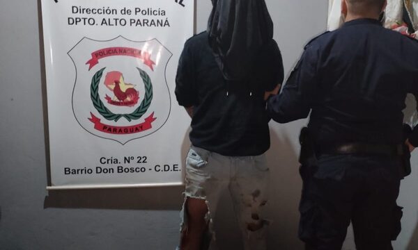 Sujeto golpeó a policía y fue aprehendido
