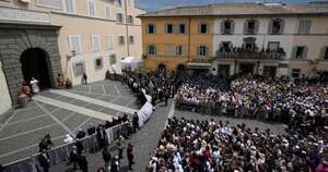 La Nación / Ángelus papal tras varios años en Castel Gandolfo