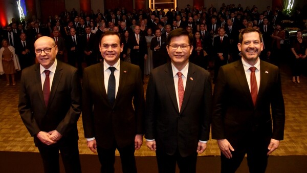Fiesta de Taiwán y Paraguay