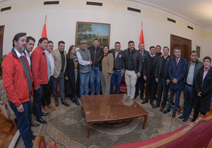 Dudas, silencios y abrazos incómodos tras “el giro” de seccionaleros en CDE - La Clave