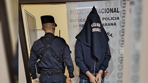 Frutero no quiso convidar su cerveza y atacó a una mujer con cuchillo
