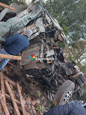 Fatal accidente en Edelira: un fallecido tras choque entre automóvil y camión en la Ruta PY06