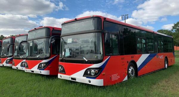 Presentan propuestas para la operación de los buses eléctricos