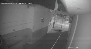 Cayó de cabeza desde el techo de una capilla y murió