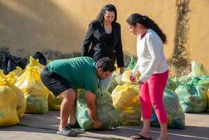 Entregan kits de víveres a más de 200 familias de pescadores florideños - Nacionales - ABC Color