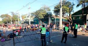 La Nación / El Indi inició un diálogo con manifestantes para despejar la avenida Artigas