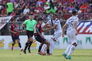 Versus / Ameliano reclama un "error arbitral" en la previa del gol de Cerro Porteño