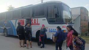 Con precarios caminos y buses chatarra retoman el transporte público en Fuerte Olimpo - Noticias del Chaco - ABC Color