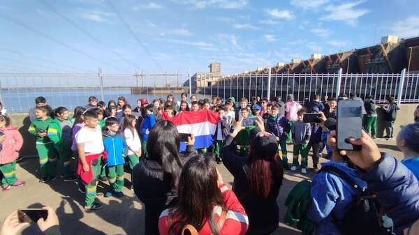 Visitantes llegan a Ayolas aprovechando las vacaciones de invierno - Viajes - ABC Color
