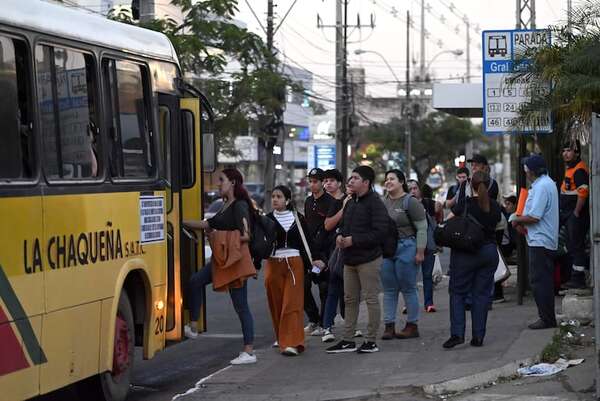 Peña ordenó garantizar transporte de pasajeros durante los días de paro - Política - ABC Color