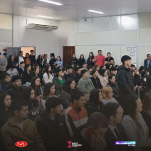 Entrega de Becas de la Gobernación de Itapúa: Oportunidades para Jóvenes - «TVS DIGITAL»