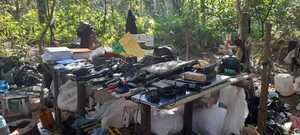 Incautan armas en campamento del EPP.