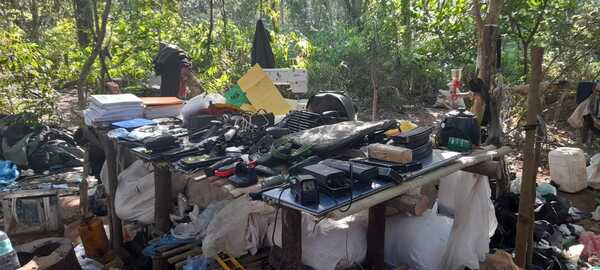 Incautan armas en campamento del EPP.
