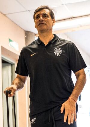 Olimpia, con un presente “anormal”  - Fútbol - ABC Color