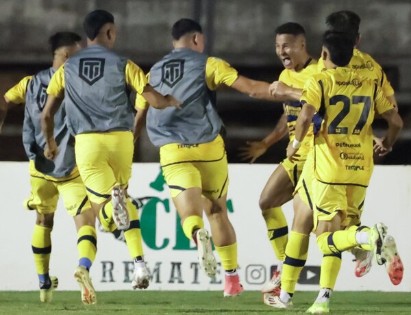 Valioso triunfo deja al "12" de nuevo como lider único del ascenso - La Tribuna