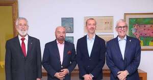 La Nación / Brindis inaugural de “Arte en residencia”
