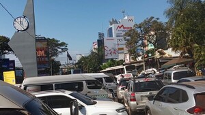 La pesadilla de los conductores por el caótico tránsito en CDE continúa