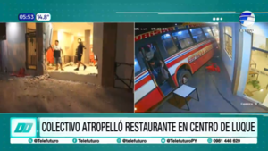Colectivo pierde el control y choca contra un restaurante en Luque