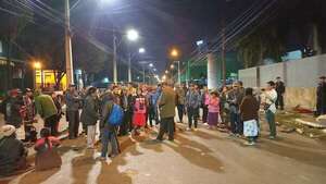 La avenida Artigas vuelve a amanecer cerrada - Nacionales - ABC Color