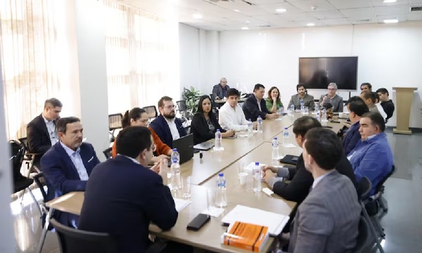 Reunión tripartita para frenar paro de buses quedó en cuarto intermedio hasta el viernes, en Asunción - OviedoPress
