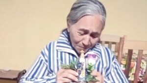 Vendió terreno a su mama y la echo a la calle