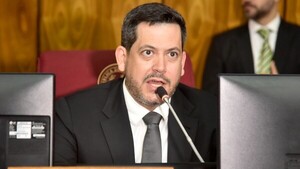 Latorre: Diputados pidió la destitución de Robles e impediría su retorno