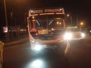 Video: motociclista falleció tras ser embestido por ómnibus universitario en Encarnación - Policiales - ABC Color