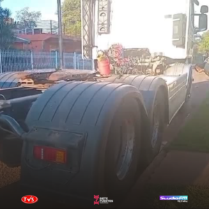 Recuperación de un tractocamión robado en Alto Paraná - «TVS DIGITAL»