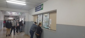 Laboratorio del IPS Encarnación opera con capacidad reducida por falta de insumos